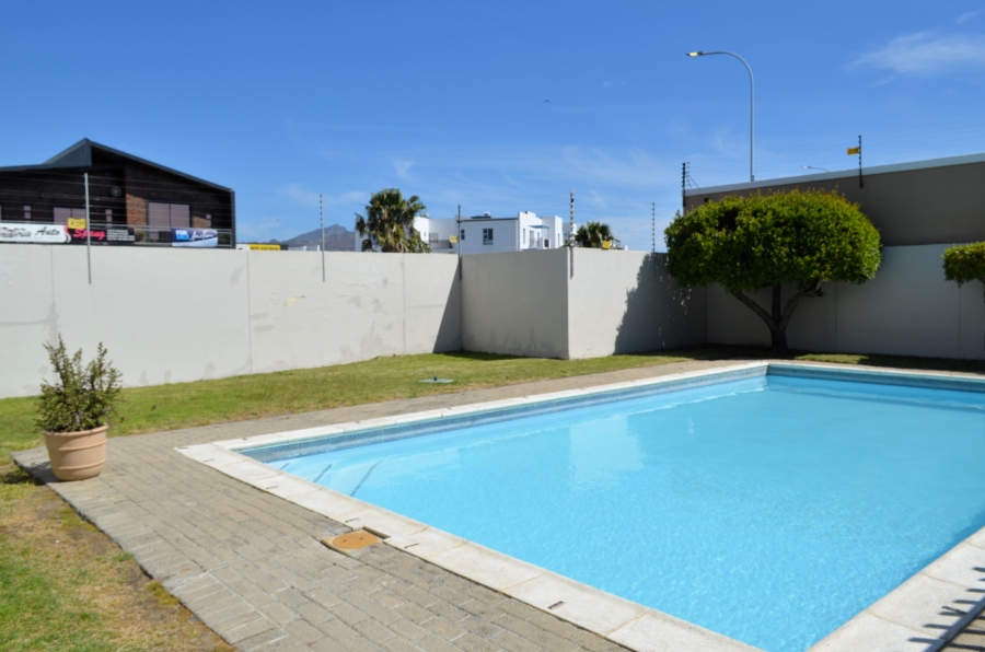 To Let 2 Bedroom Property for Rent in Strand South Western Cape